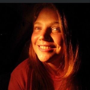 Meet your Posher, Chloe